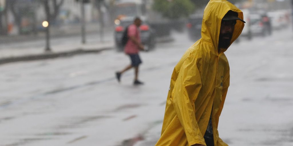 inmet-emite-alerta-vermelho-para-chuvas-em-minas,-sp-e-rio
