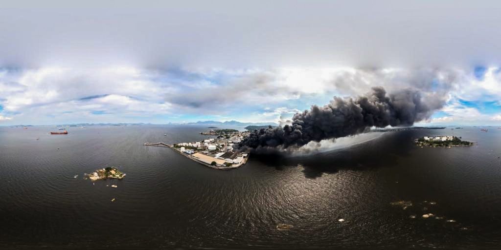 apos-incendio-em-fabrica,-ha-risco-de-vazar-oleo-na-baia-de-guanabara