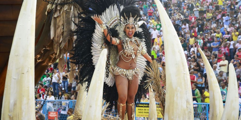 desfile-na-sapucai-tera-mais-quatro-escolas-nesta-segunda-feira